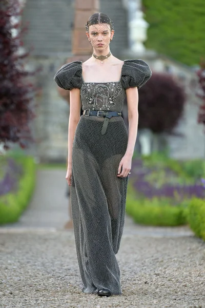 Look 70
